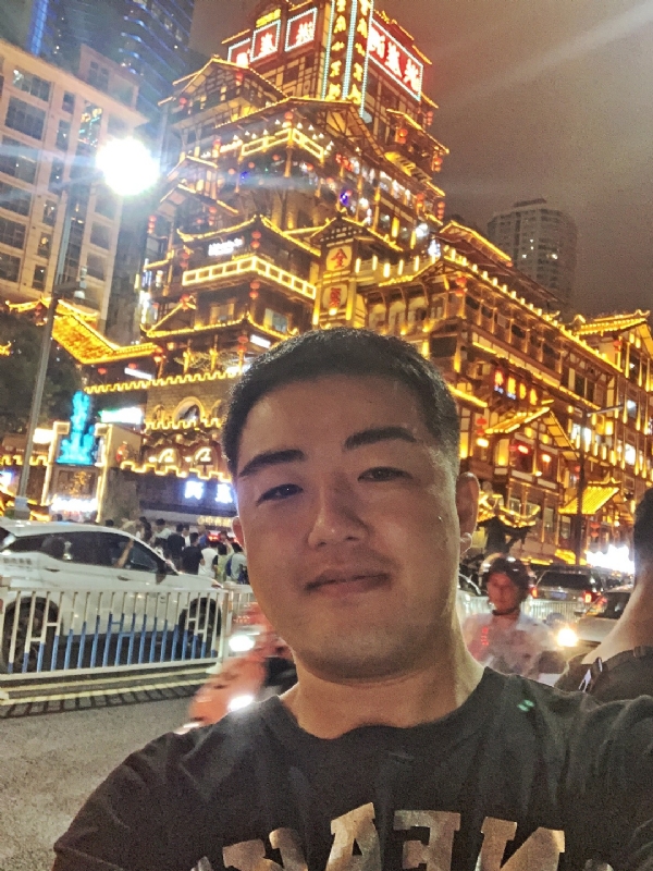 钢铁侠的第一张照片--大连中老年相亲网