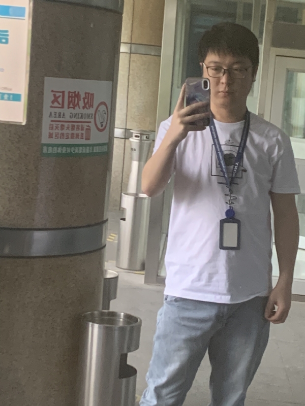 潜伏的第一张照片--大连中老年相亲网